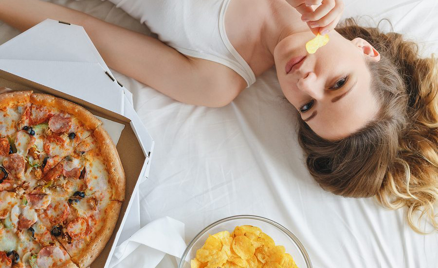 How Poor Eating and Sleeping Habits Affect Your Oral Health